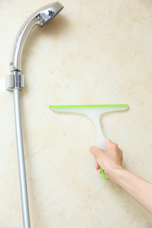 浴室乾燥機を使用する時は浴室内の水分と湿気をしっかり取り除こう