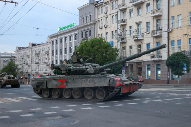Guerra in Ucraina, la brigata Wagner si ribella ai generali russi | Prigozhin annuncia il controllo di siti militari a Rostov | Mosca apre un'inchiesta: "In atto un golpe"