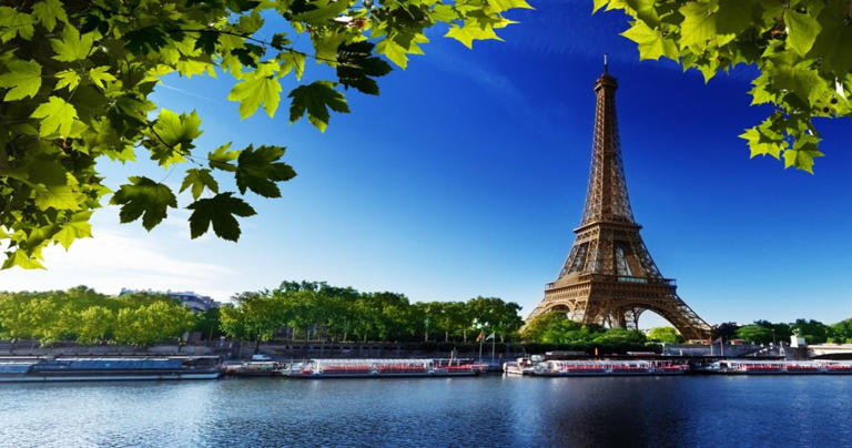 10 Best Dinner Cruises To Experience In Paris