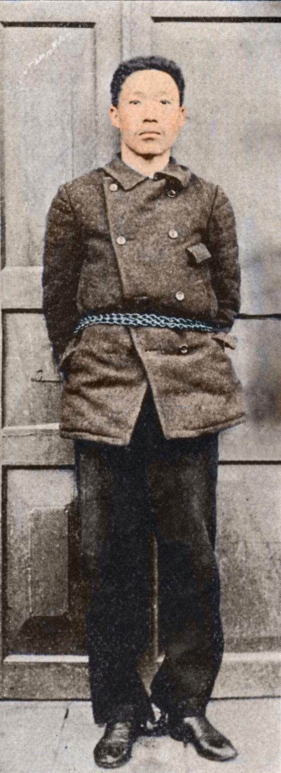 1910년 3월 25일 이토 히로부미를 살해한 조선의 안중근 의사가 사형 선고를 받고 형 집행 전에 남긴 사진. ⓒ Hsu Chung Mao Studio.