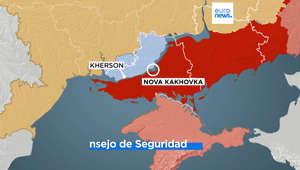 La enorme presa de Nova Kajovka, en la región de Jersón, ha sido parcialmente destruída. Kiev culpa a Moscú y las autoridades impuestas Rusia culpan a un bombardeo ucraniano. Las localidades en la orilla del río Dniéper está siendo evacuadas