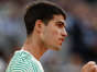Tennis – Roland-Garros (H) : Alcaraz donne une leçon à Tsitsipas et rejoint Djokovic en demies