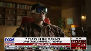 Asymco analyst Horace Dediu and Apple App Store founding director Phillip Shoemaker analyze Apple's new VR headset on 'The Claman Countdown.'