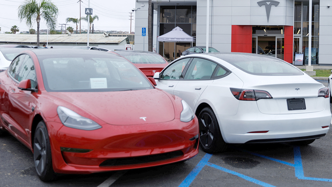 tesla-model-3-vehicles-now-qualify-for-7-500-tax-credit