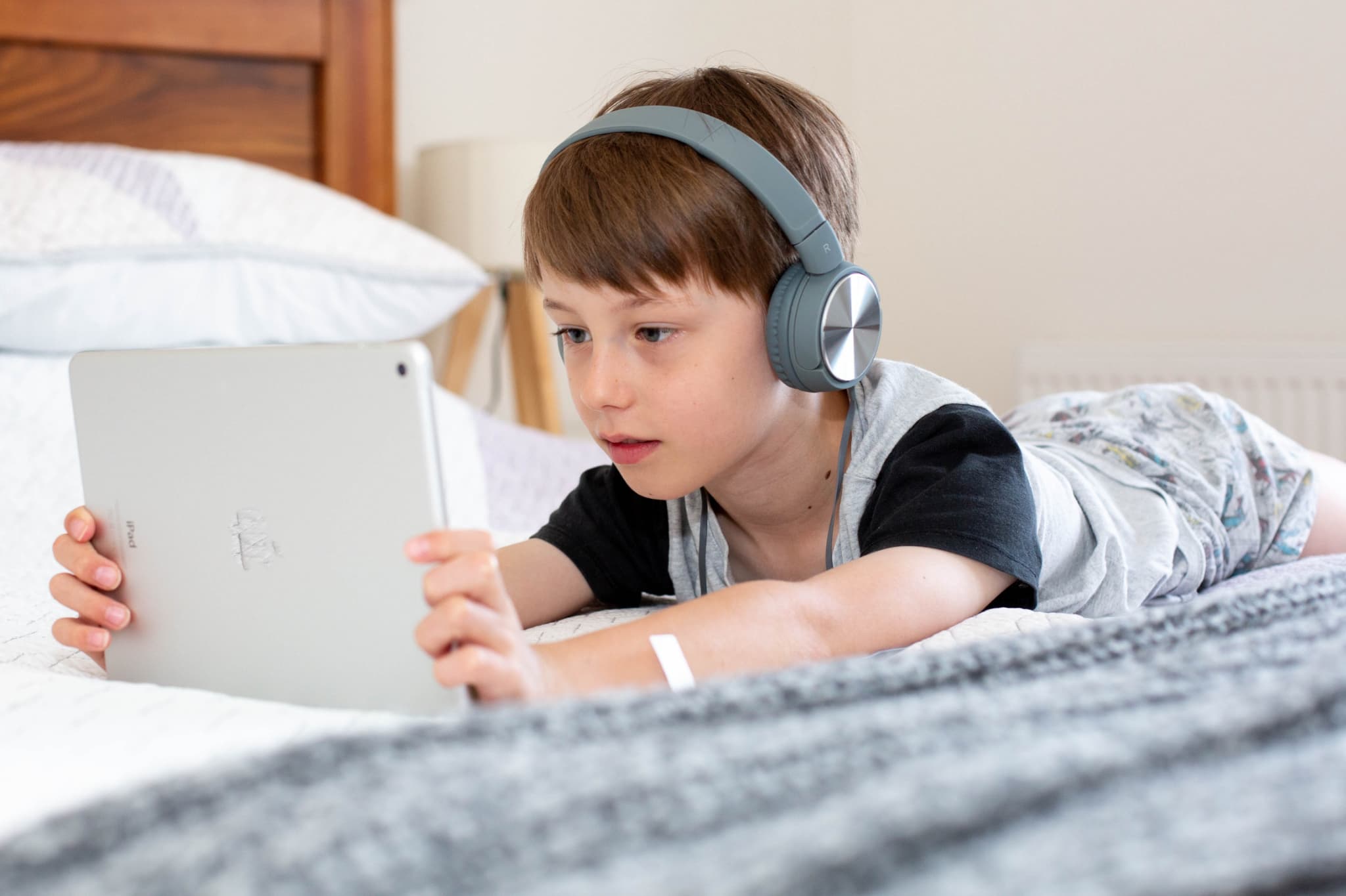 dialoguer, conseiller... 5 conseils pour protéger votre enfant des écrans