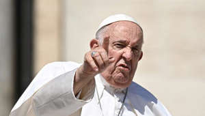 La Jornada - El Papa está "bien" y en estado "consciente" tras operación de hernia en el estómago