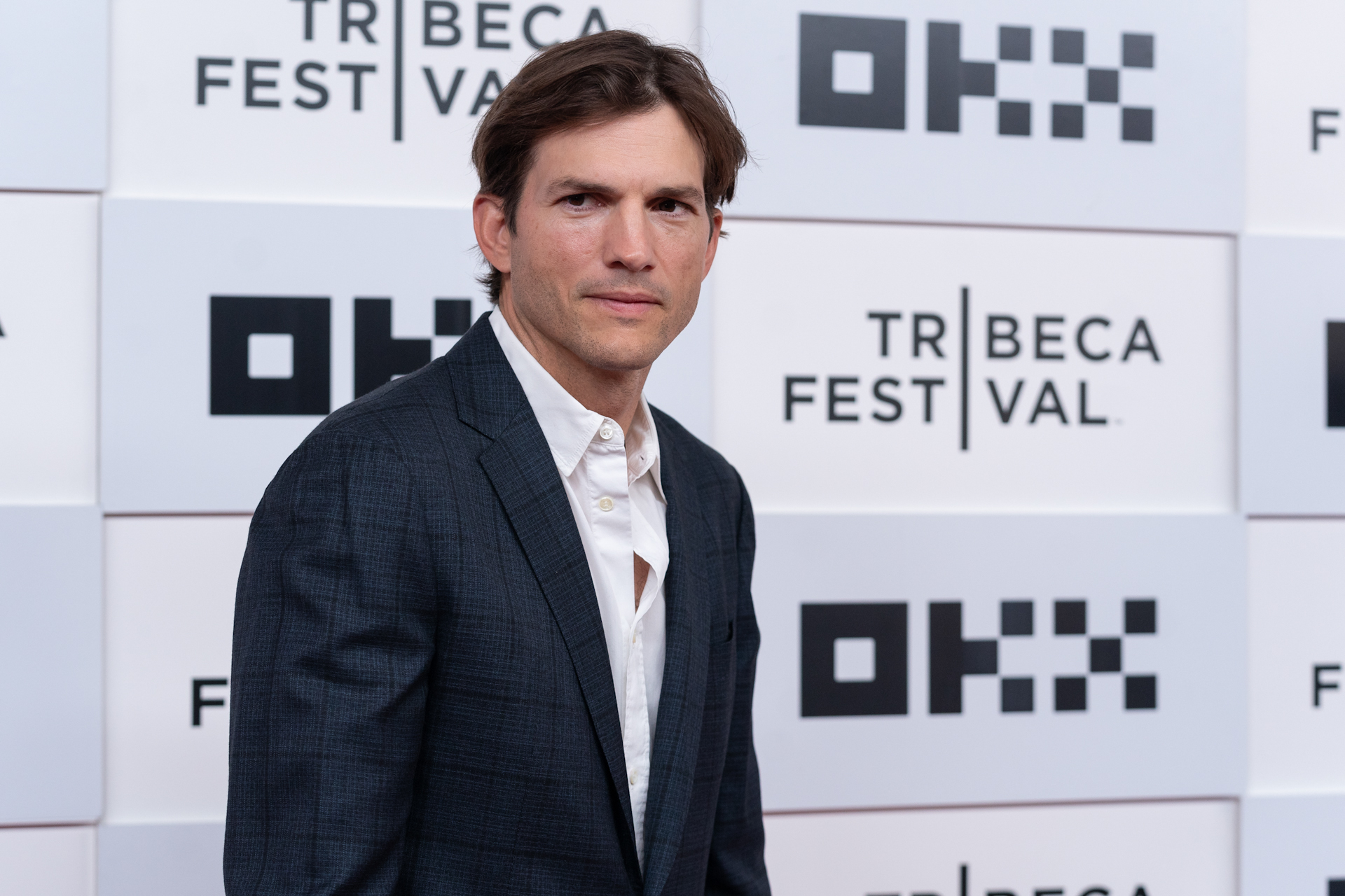 Ashton kutcher cambio fisico