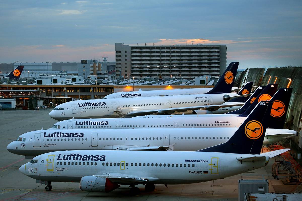 <p>The German airline Lufthansa has one of the largest fleets in the entire world, with over 700 aircraft carriers that are part of the Lufthansa Group. Servicing over 200 destinations, it's safe to say the crew and pilots know what they're doing, especially if the company was able to land on the list of safest airlines in the world.</p> <p>The airline since they haven't had any major accidents since 1993.</p>
