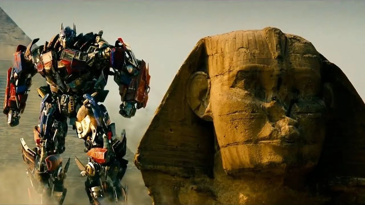 <p>                     Fans of Michael Bay’s live-action reinvention of a popular toy line were excited to see what came next in <em>Transformers: Revenge of the Fallen</em>, which topped the 2009 box office with $402.1 million, despite coming out the same year as James Cameron’s <em>Avatar</em>. The latter would go on to top the all-time charts with $785,221,649 — according to Box Office Mojo — but only made over $352 million of that in 2009, coming in second behind the alien robot sequel.                   </p>