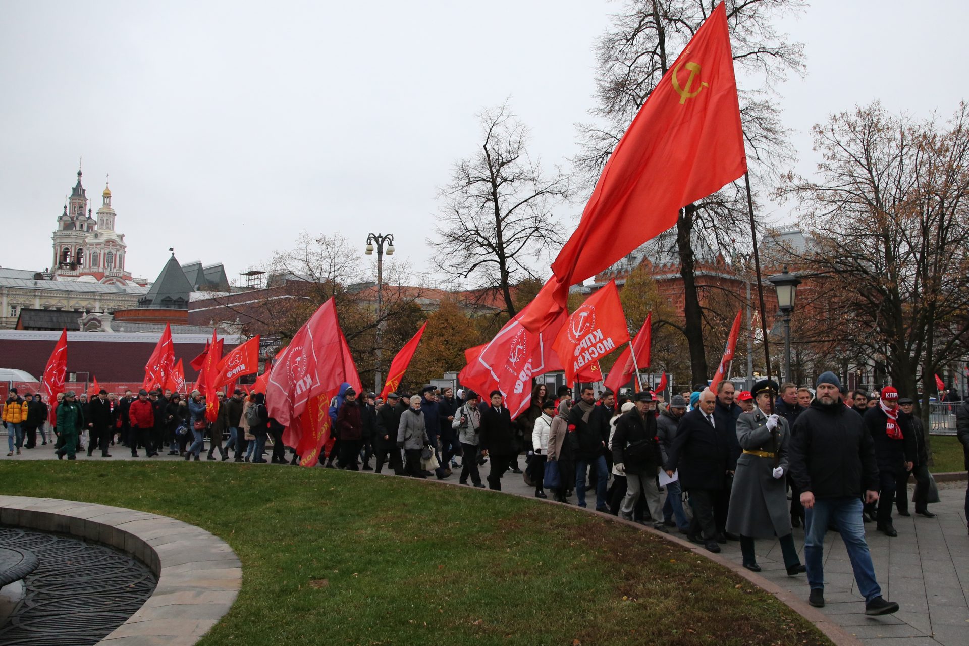 Russian businesses call for Soviet-style six-day work week