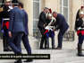 PHOTOS Malaise d'un garde à l'Elysée, Emmanuel Macron imperturbable face à la situation