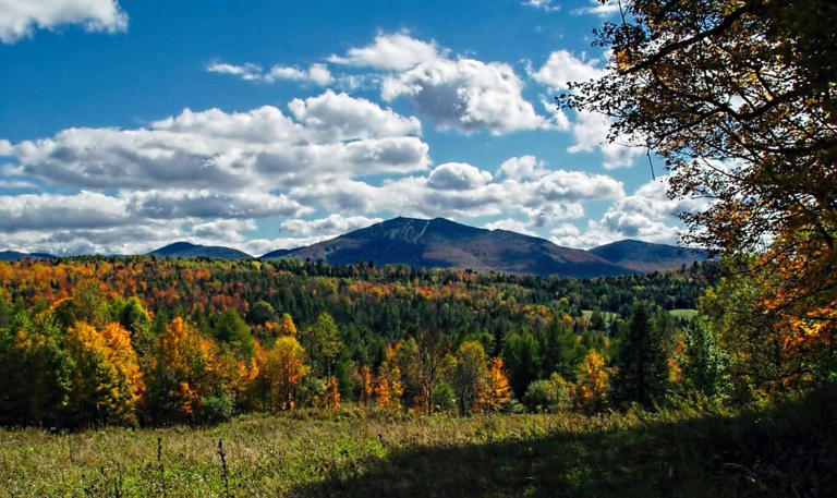 Vermont’s nickname, “the Green Mountain State,” represents why people want to go on a Vermont family vacation — to escape in