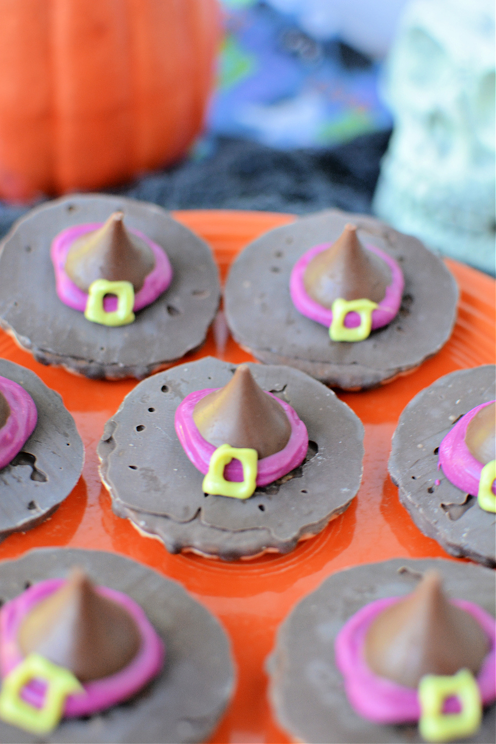 Make These Easy No Bake Halloween Witch's Hat Cookies
