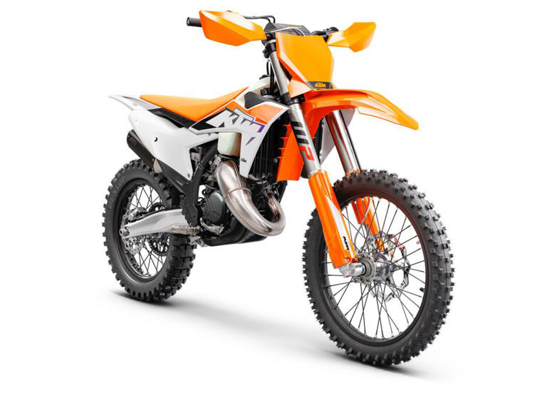 The 2023 KTM 125 XC loads up on electronics. Not bad for a bike that’s only $8,249.