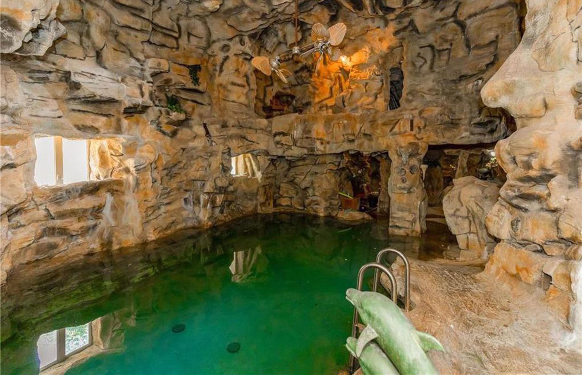 Incredible secret rooms and features hidden inside these 20 homes