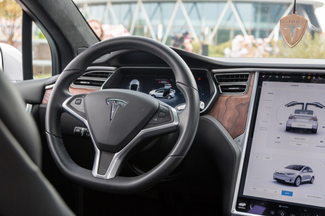 Eagle-eyed Tesla notices unannounced changes the car's latest software update: had to reinvent the wheel'