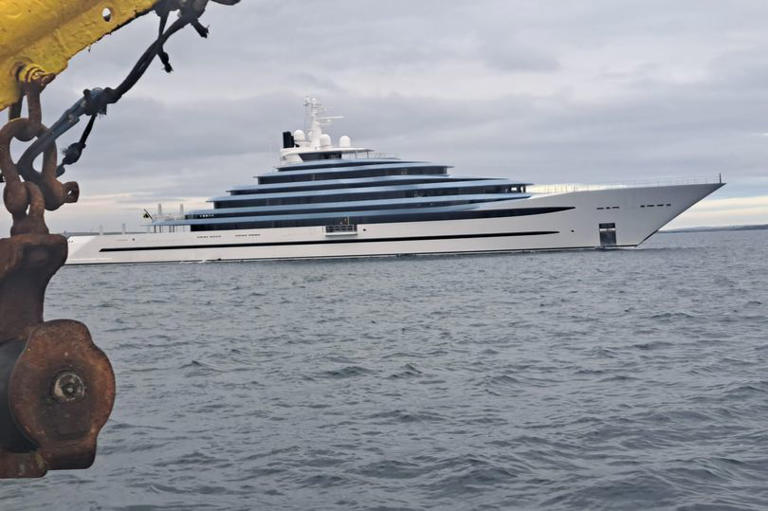 Kinsale local Eamon O'Neill spotted the yacht arriving into Kinsale Harbor on Monday