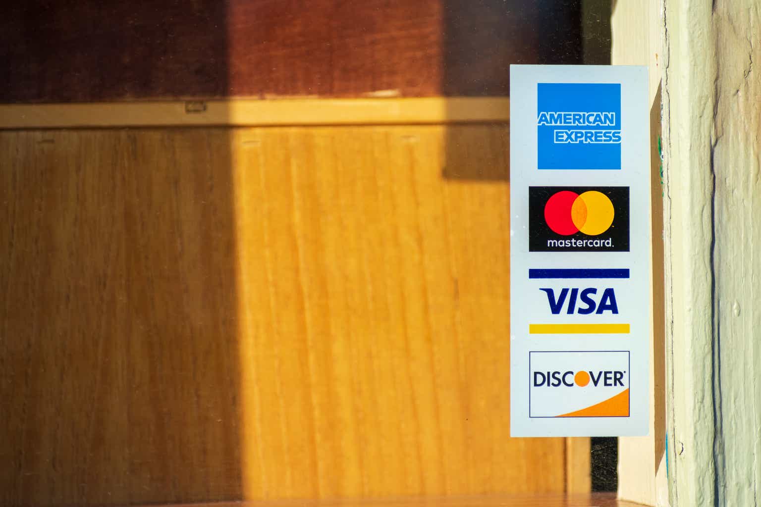 Visa, American Express seek to swipe Apple credit card from Mastercard ...