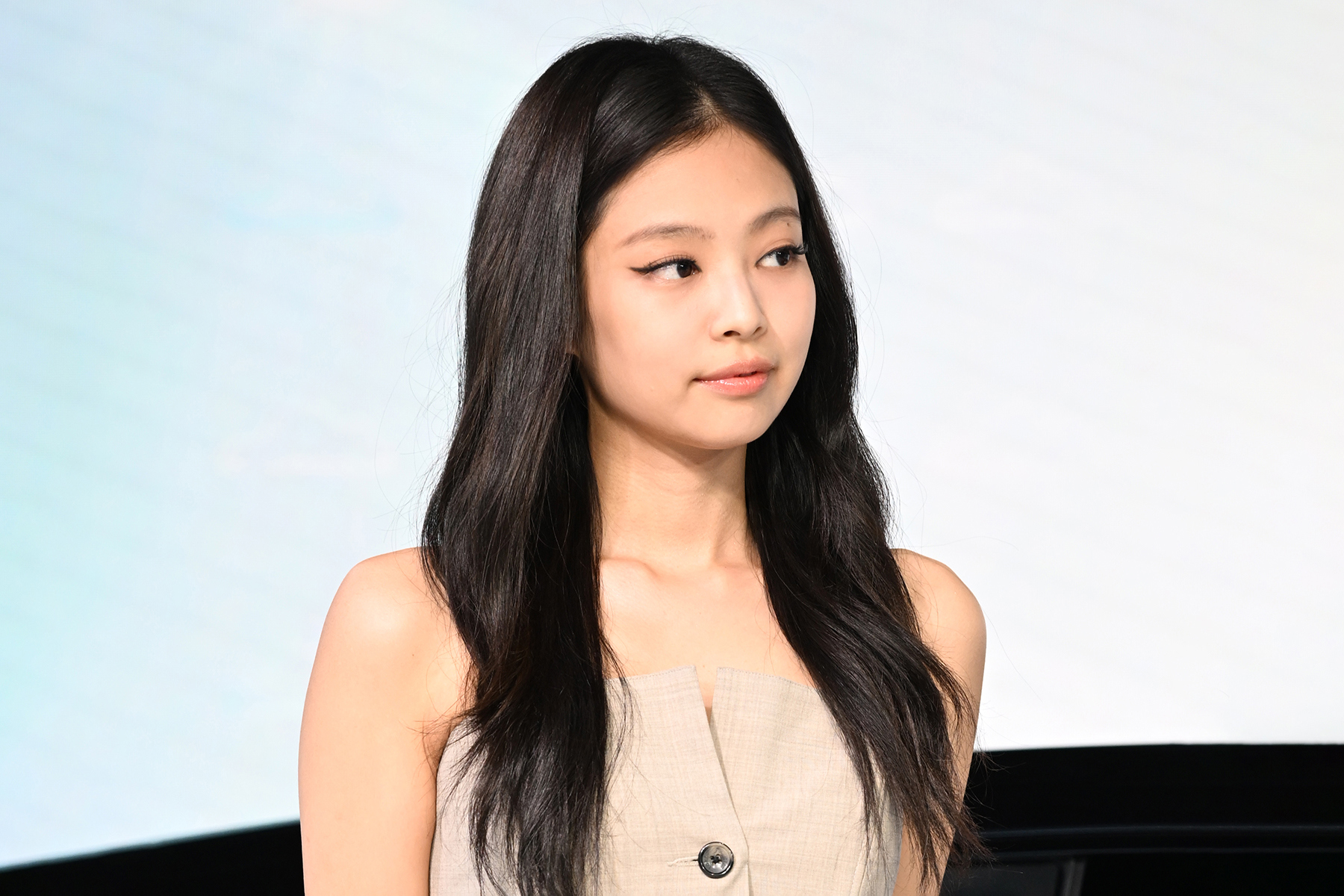 Jennie Is ‘Doing My Best to Recover’ After Leaving Blackpink Show Early ...