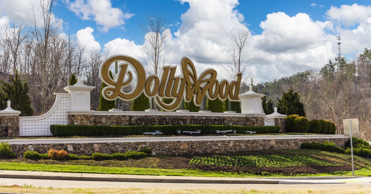 <p> Whether you're planning a family trip to Dollywood or just visiting Pigeon Forge, a great family-friendly resort to stay in is Dollywood's DreamMore Resort & Spa. In fact, you can find a whole list of kid-friendly activities on the site. </p> <p> Some of the amenities include a large game room and arcade, an outdoor playground, nightly fireside stories, and a special Camp DW activity center. For parents, there's a spa, fitness center, and both an indoor and outdoor pool. </p>