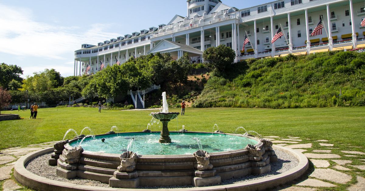 <p> Grand Hotel in Mackinac Island, Michigan, is considered one of the best family resorts in the United States.  </p> <p> Family-oriented resort events include golfing, biking, horseback riding, carriage tours, lawn games like cornhole and croquet, and plenty of opportunities to explore the island.  </p> <p> Plus, children under five stay for free, and children between six and 17 have a discounted rate. In addition, they provide exclusive photography sessions if you want family portraits done at the resort. </p>