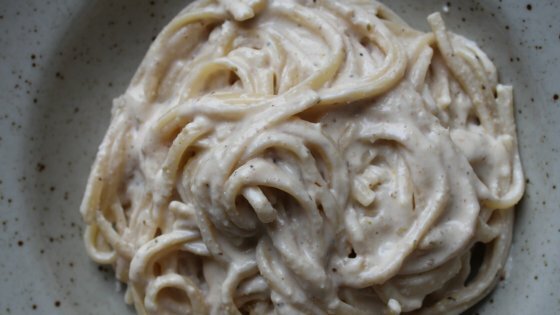 white pesto pasta: spaghetti med hvid pesto