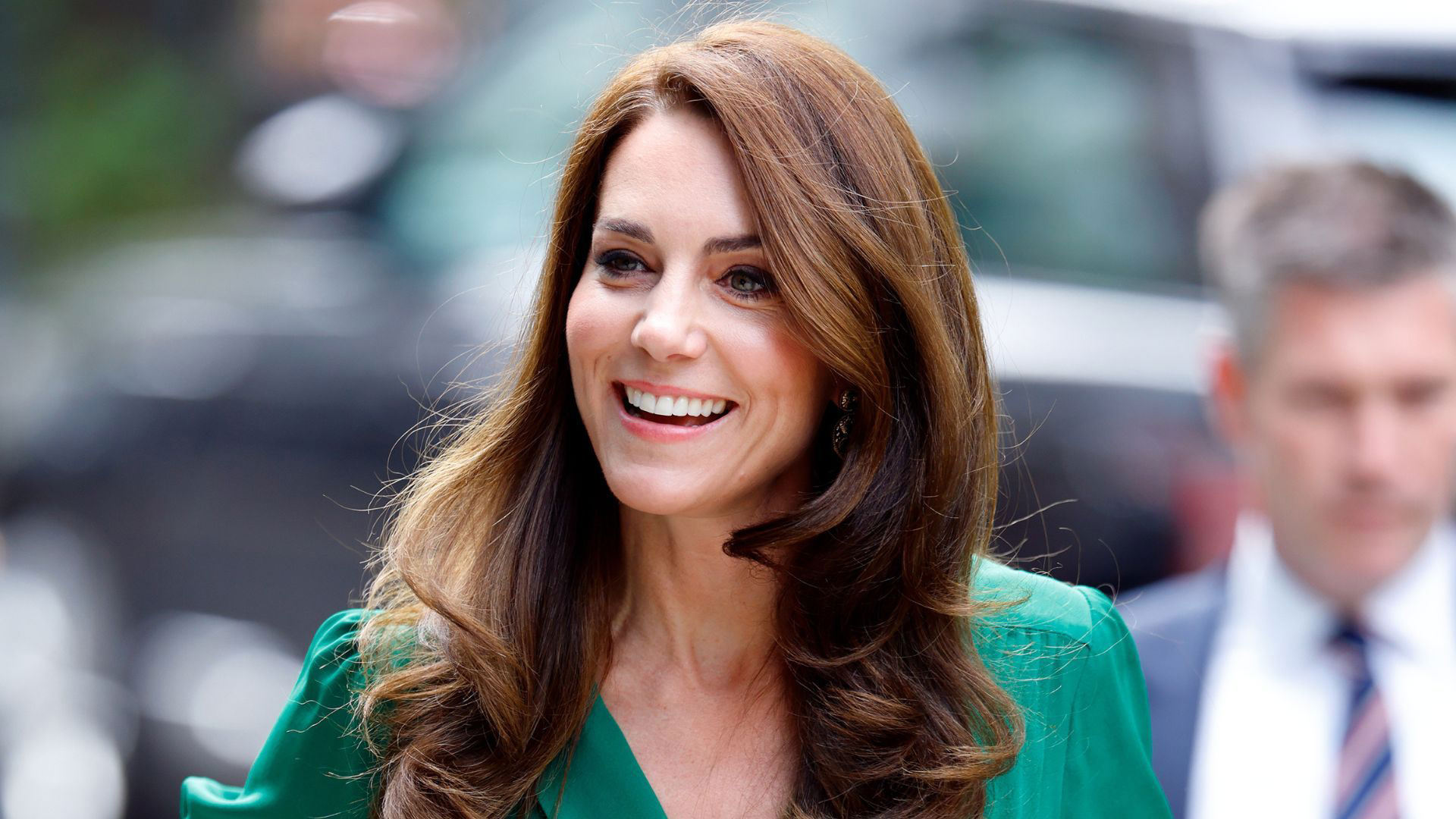 Kate Middleton’s navy blue and white striped sweater is totally giving ...