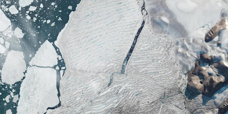 Veränderungen in der kanadischen Arktis, dokumentiert von Planet-Satelliten: Im Juli 2020 zerbricht die Milne-Eisplatte, das bis dahin letzte intakte Schelfeis der Region Planet Labs Inc.