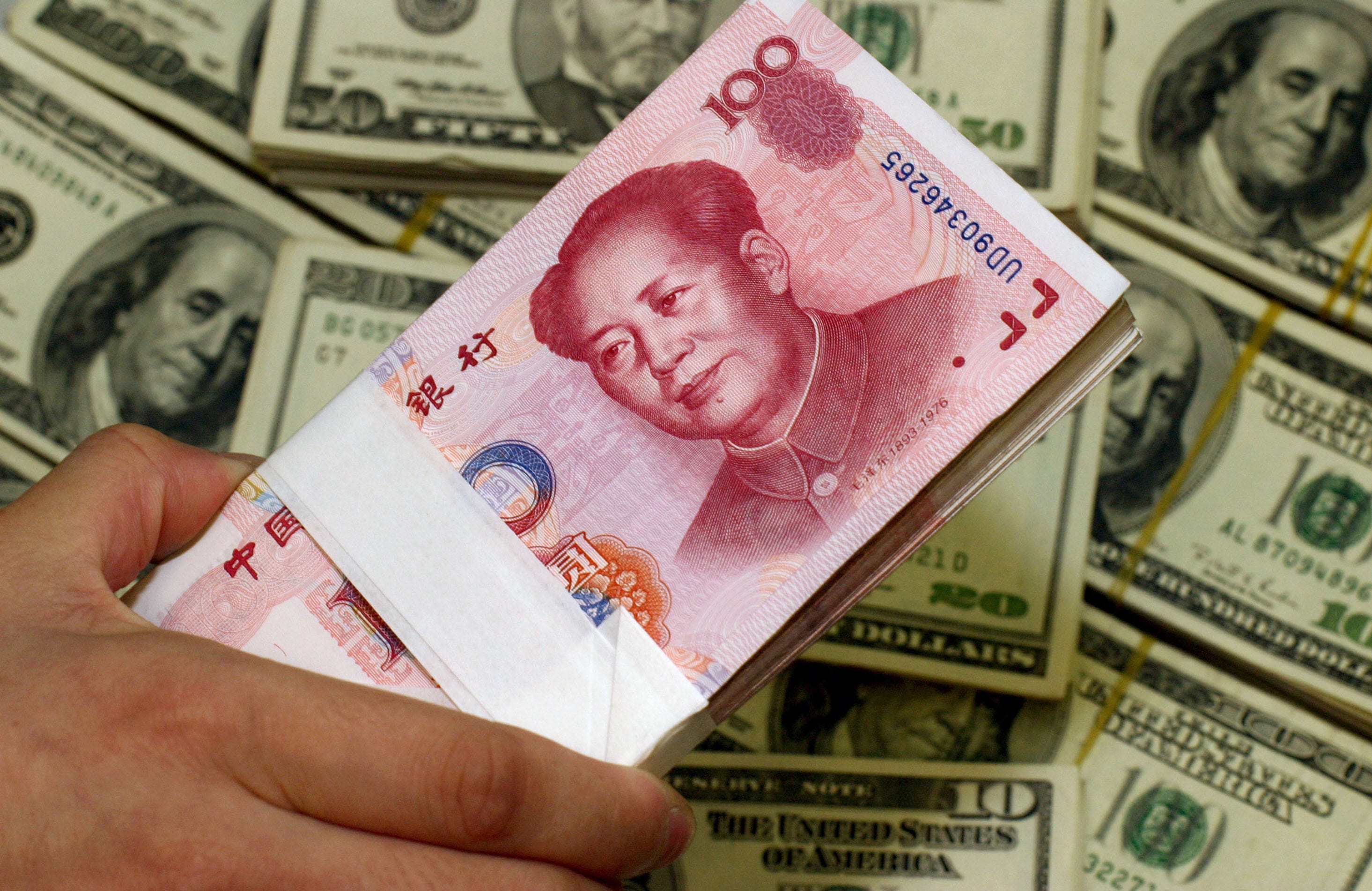 Тысяча долларов в юанях. Китайский юань. Юань (валюта). Юань к доллару. Юань, доллар, США, Китай.