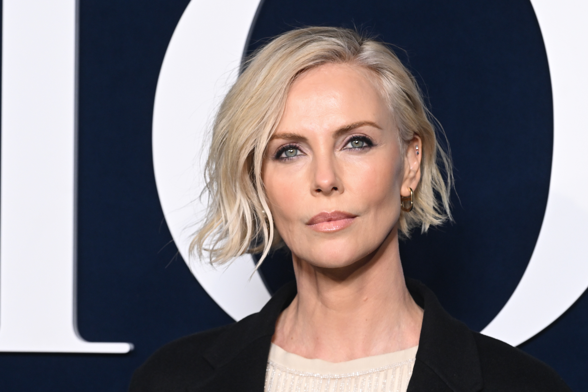 charlize-theron-is-crazy-about-horse-riding