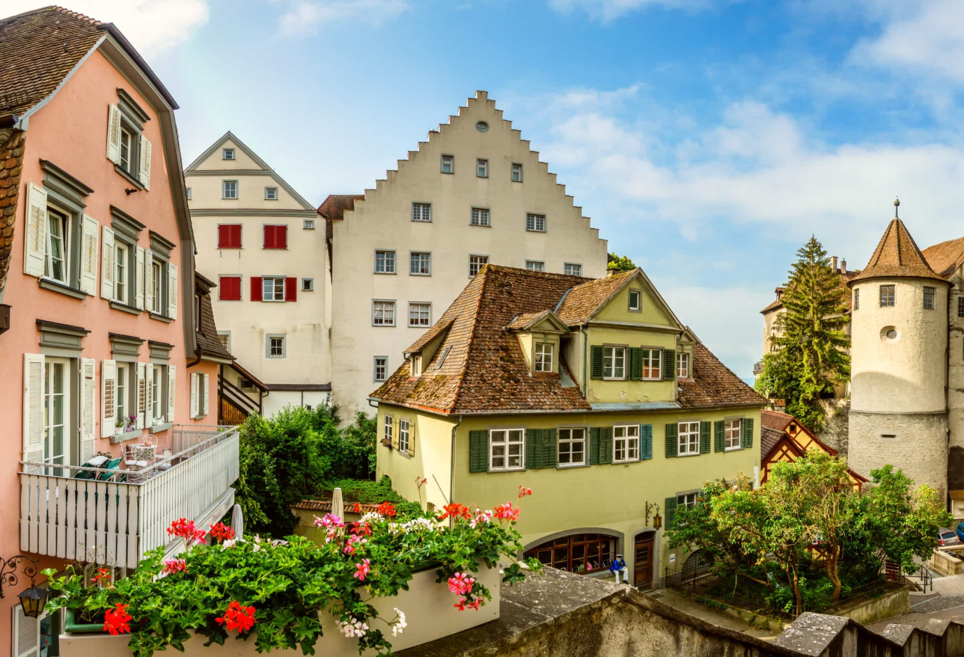 <p>Medieval Meersburg is home to two castles, an expanse of half-timber houses, and a pair of ancient town gates. In fact, you'd be forgiven for thinking you were back in the Middle Ages!</p><p>You may also like:<a href="https://www.starsinsider.com/n/460706?utm_source=msn.com&utm_medium=display&utm_campaign=referral_description&utm_content=481885v1en-us"> Fascinating facts about Formula One racing</a></p>