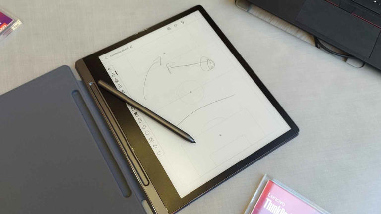 Probamos el Lenovo Smart Paper: el cuaderno electrónico que quiere
