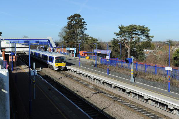 Train passengers face 30 minute delays due to fault