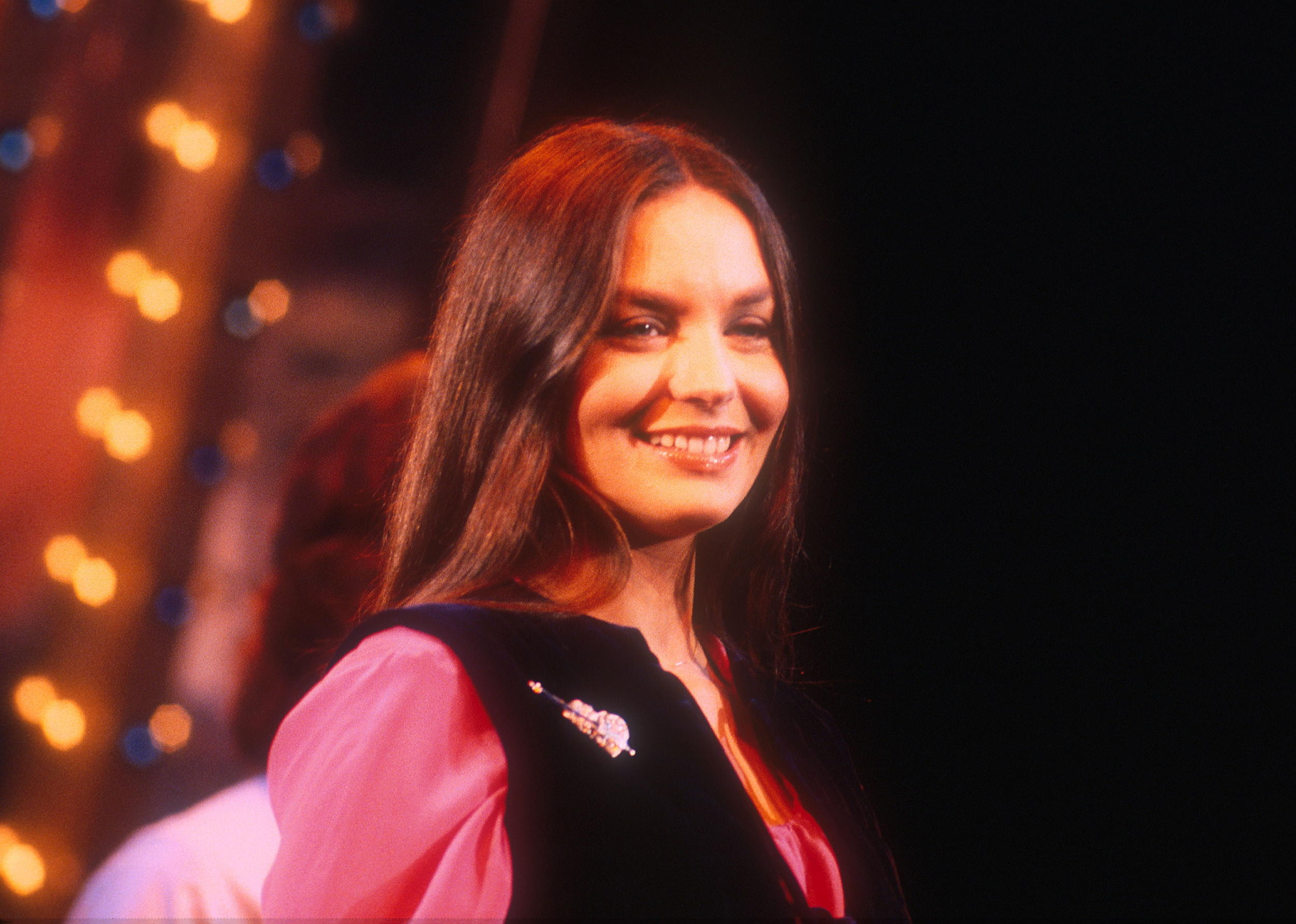 <p>The sister of Loretta Lynn, Crystal Gayle was a star in her own right in the 1970s, helping to cement the pop-country genre with songs like “Don’t It Make My Brown Eyes Blue.” However traditionalists feel about the popularity of pop-country, there’s no denying its place in the genre. </p><p><a href='https://www.msn.com/en-us/community/channel/vid-cj9pqbr0vn9in2b6ddcd8sfgpfq6x6utp44fssrv6mc2gtybw0us'>Follow us on MSN to see more of our exclusive entertainment content.</a></p>