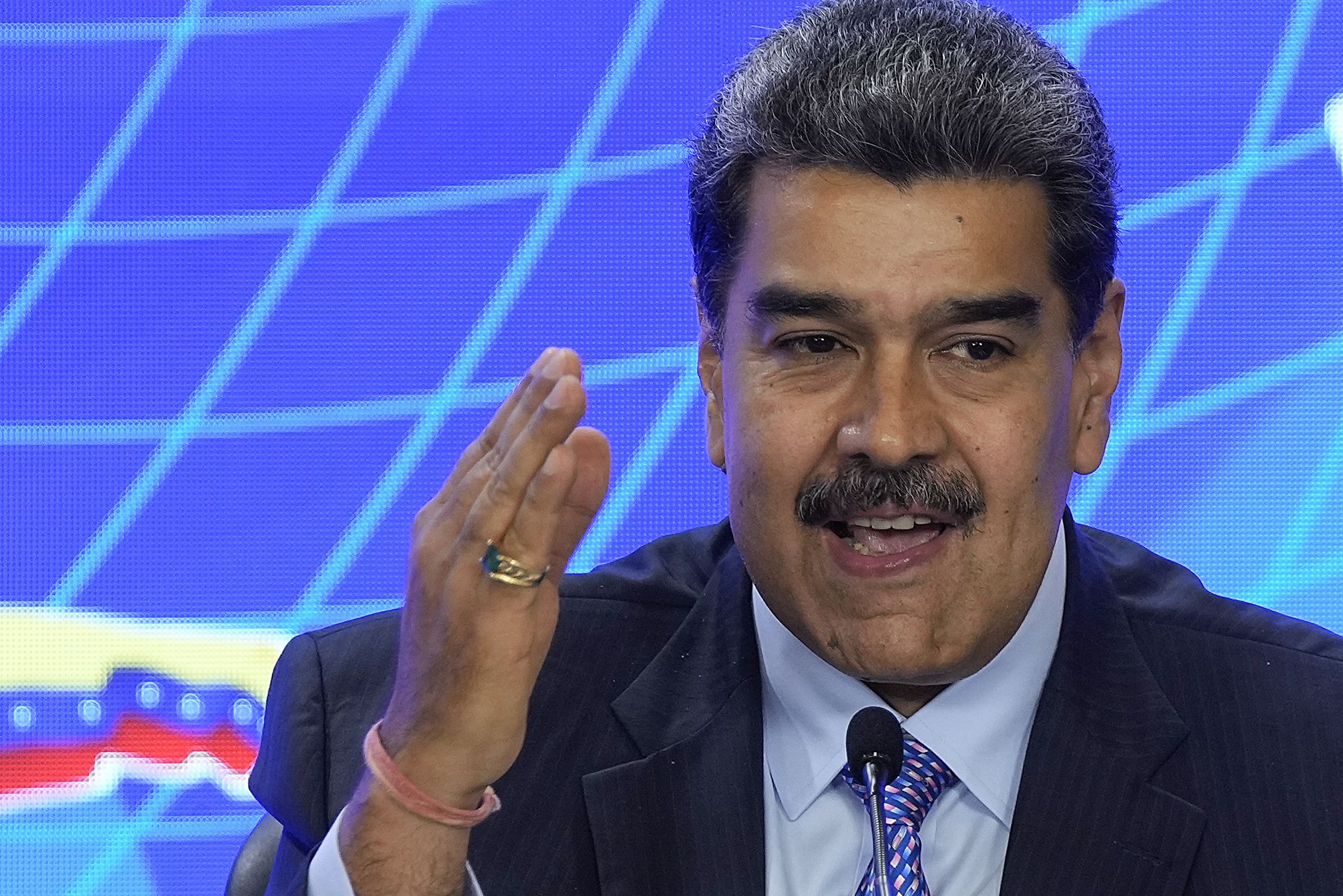 Gobierno de Venezuela y oposición acuerdan elección presidencial para
