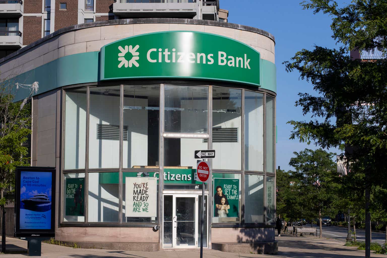 Citizens Financial Group Completes Sale Of $1.25B Of Notes