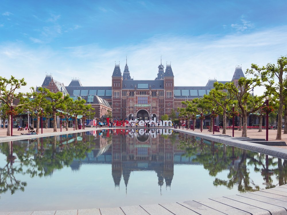 <p>Less than ten minutes away by bike is the Rijksmuseum, one of the Dutch national museums. Countless artifacts from the colonial era are on display there. More than two million visitors are captivated by them every year.</p>
