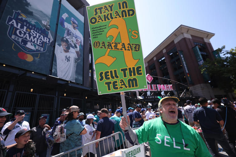 Oakland A’s fans continue protests at All-Star Game, chant ‘sell the team’