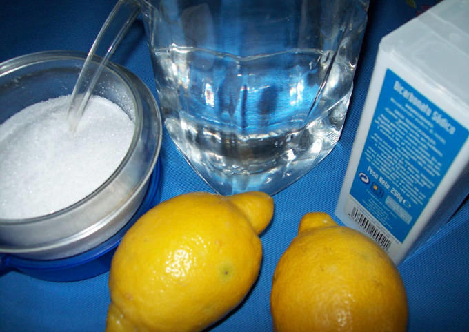 La receta de suero casero que sabe a refresco y te hidrata más que el agua