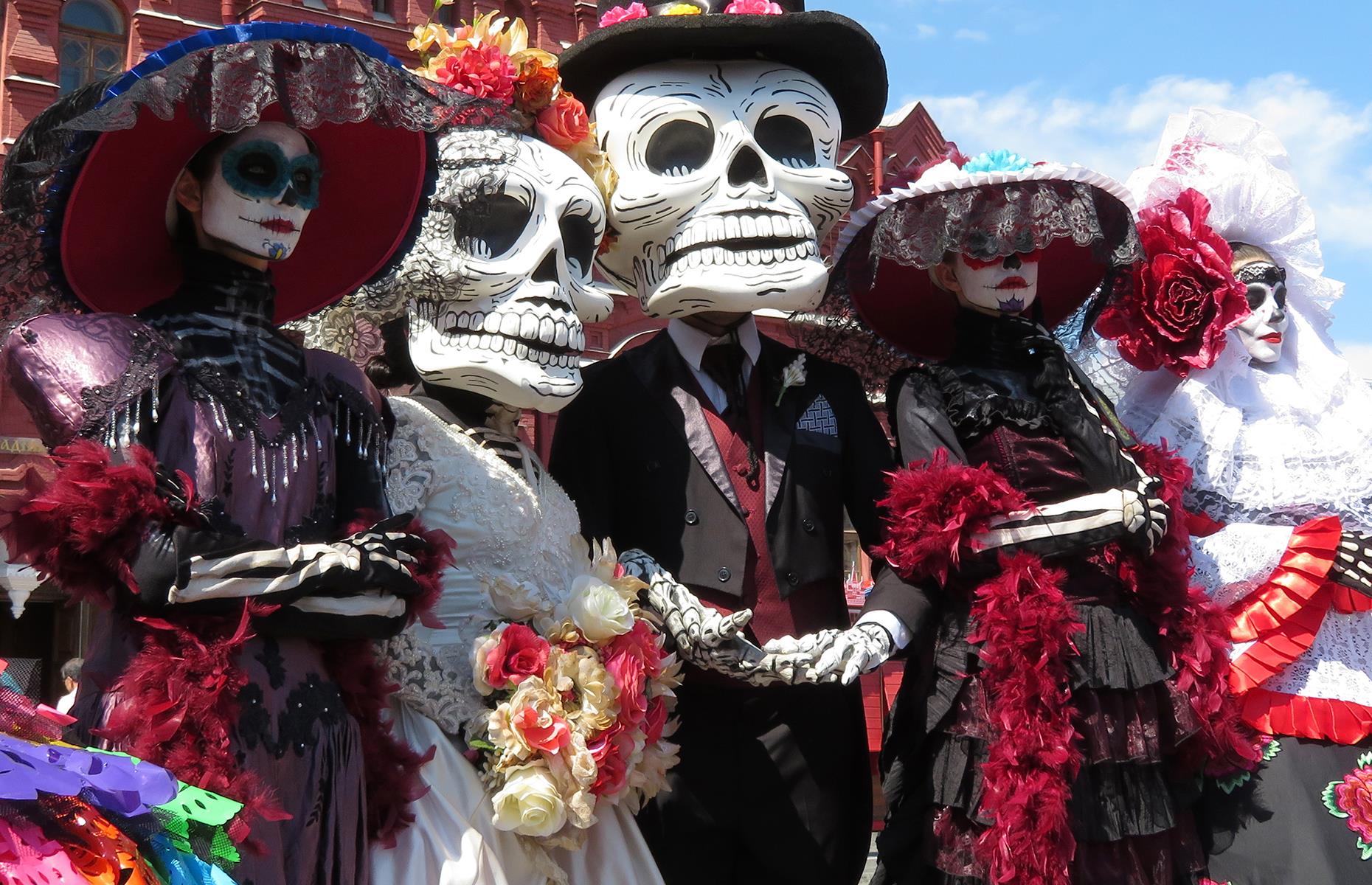 This famous Mexican festival celebrates the ones we love who have passed on. Thousands of people attend the Day of the Dead parade in Mexico City, faces painted with sugar skull designs and dressed as La Calavera Catrina – the embodiment of Death.