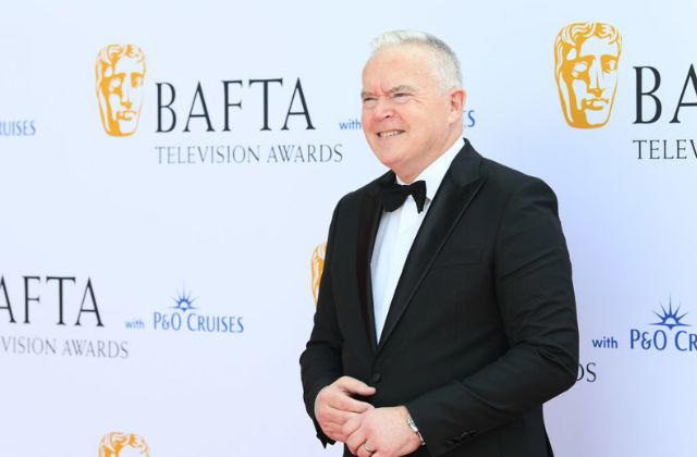 Which other A-list stars live in Dulwich in South London where Huw Edwards and wife Vicky Flind call home?