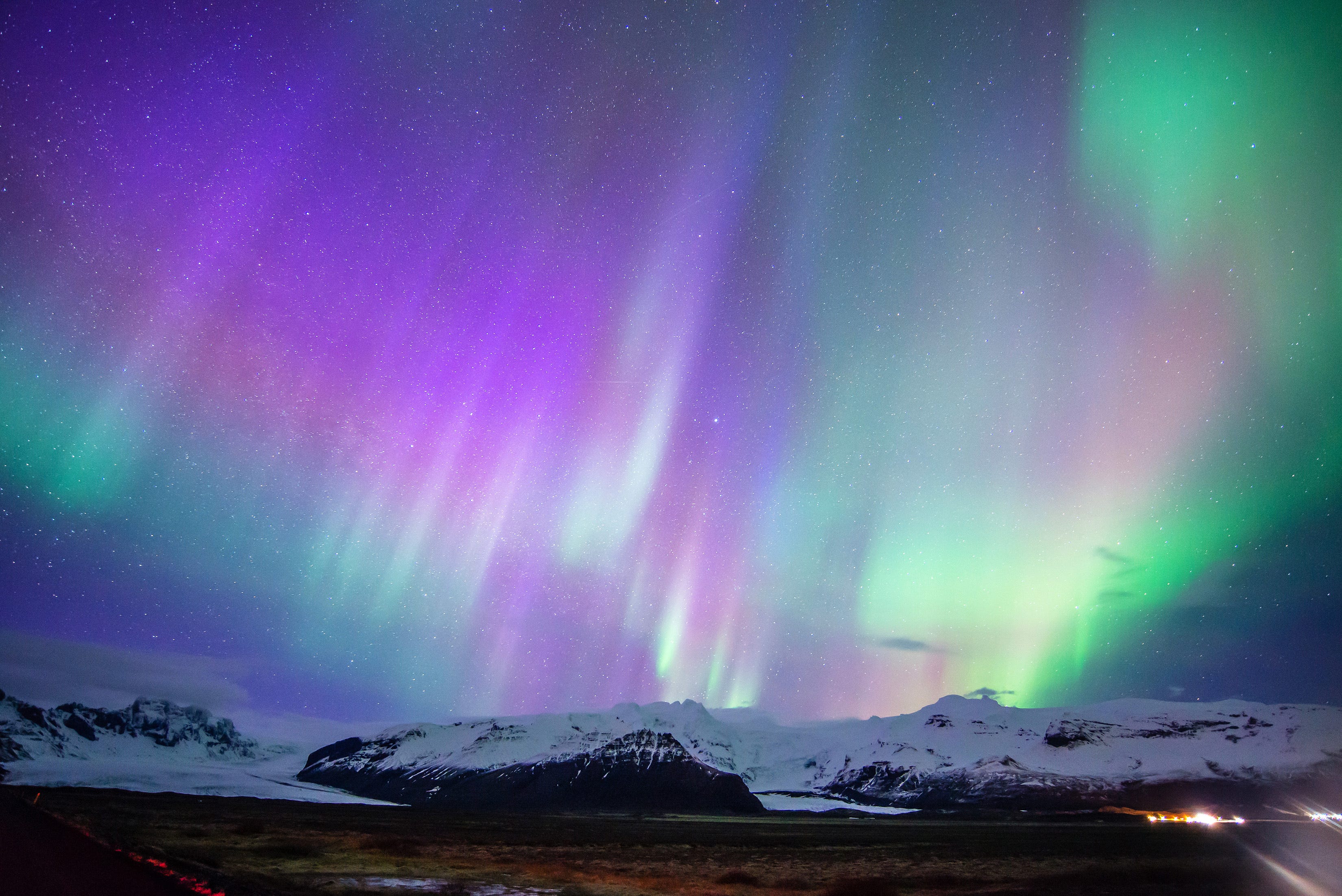 Необычные физические явления. Aurora Borealis Северное сияние. Гренландия Северное сияние. Южное полярное сияние. Полярное сияние явление природы.