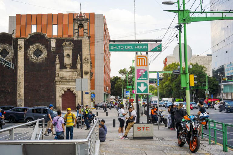 Traveling to Mexico City? What to tip, how to behave, and when to avoid the Metro