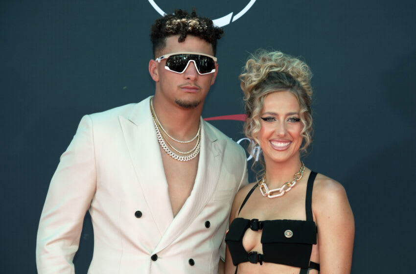 Chiefs Twitter calls out Brittany Mahomes hate over Netflix's ...