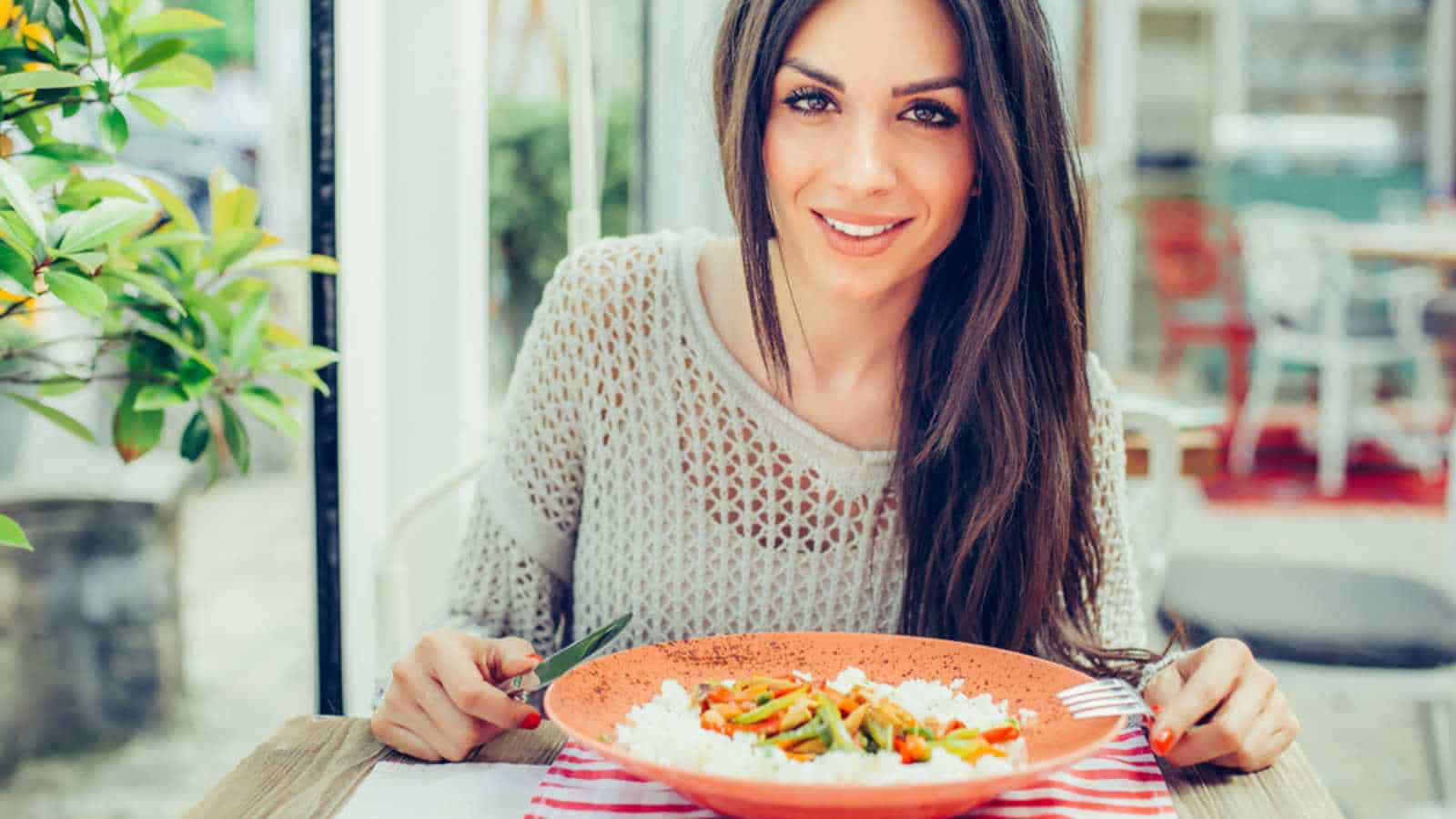 8 Lifestyle Changes That Can Help You Manage a Tighter Food Budget