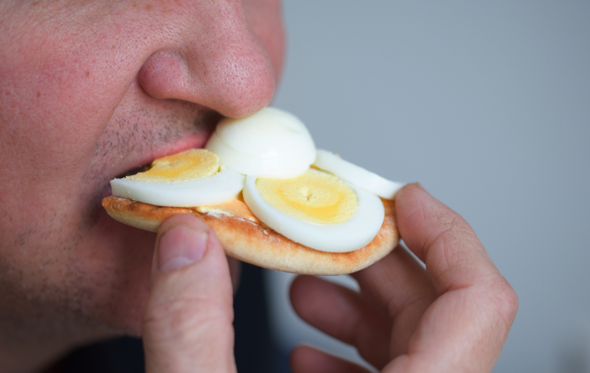The best foods to eat before drinking alcohol