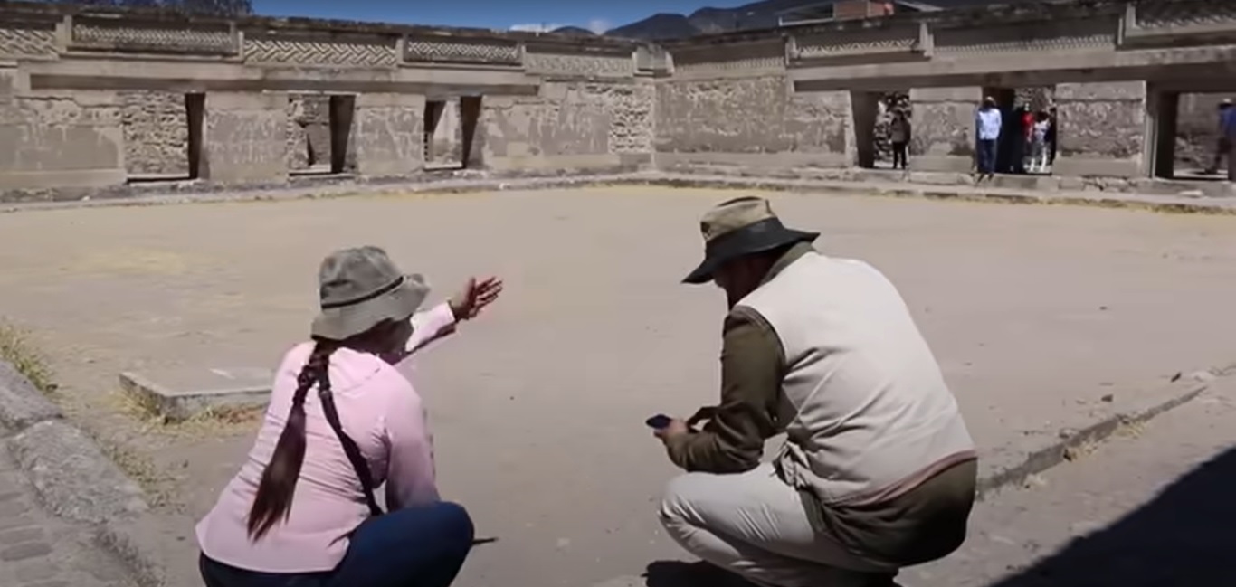 A descoberta foi feita por uma colaboração de geofísicos, engenheiros, arqueólogos e especialistas em conservação do Instituto Nacional Mexicano de Antropologia e História (INAH) com a Universidade Autônoma do México e o Projeto ARX