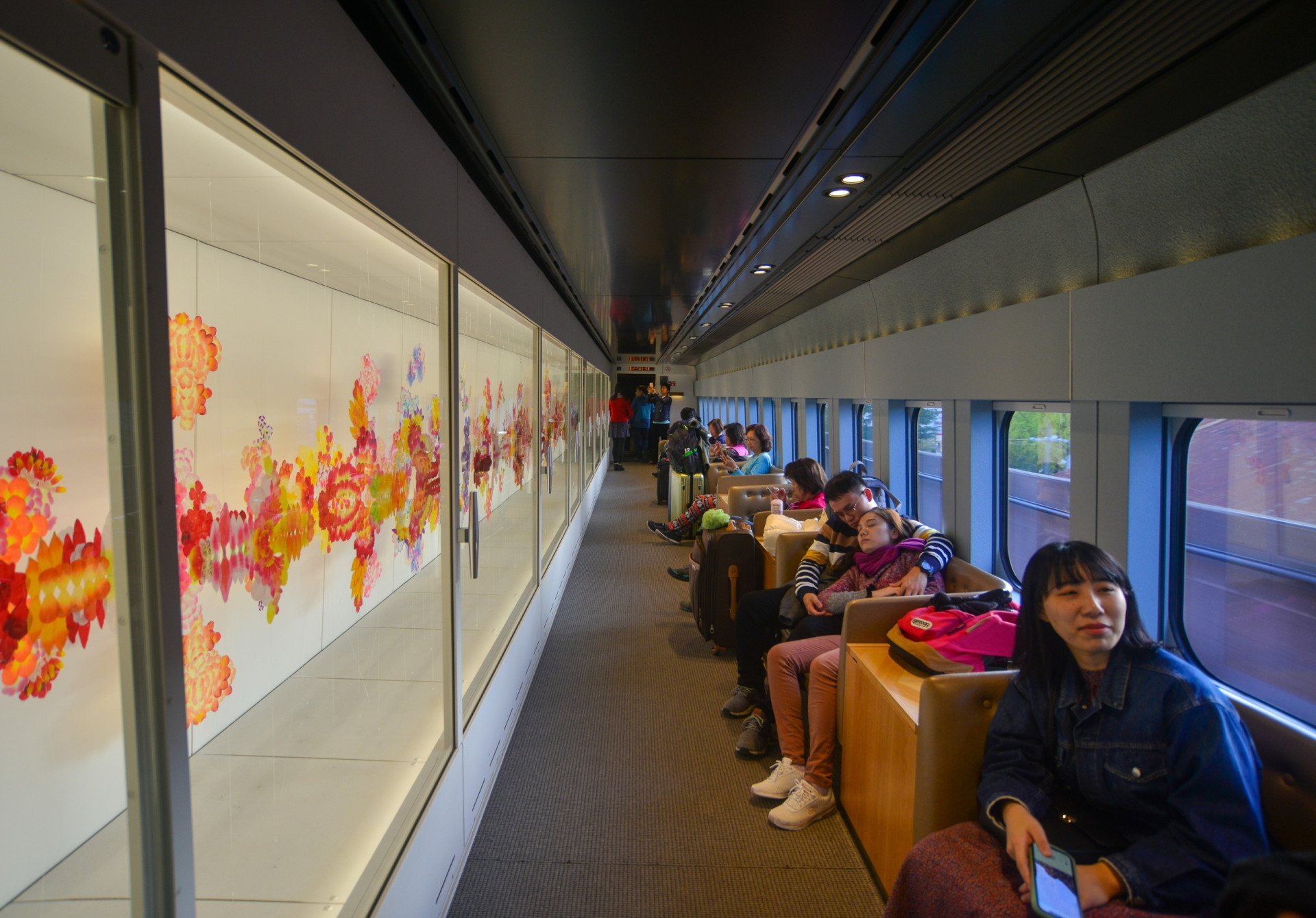 <p>Au Japon, vous trouverez également des trains à thème très intéressants. La photo montre le Genbi Shinkansen, qui présente des installations réalisées par un certain nombre d'artistes.</p><p>Tu pourrais aussi aimer:<a href="https://www.starsinsider.com/n/440778?utm_source=msn.com&utm_medium=display&utm_campaign=referral_description&utm_content=556788"> Cités disparues: les mystères du passé révélés</a></p>