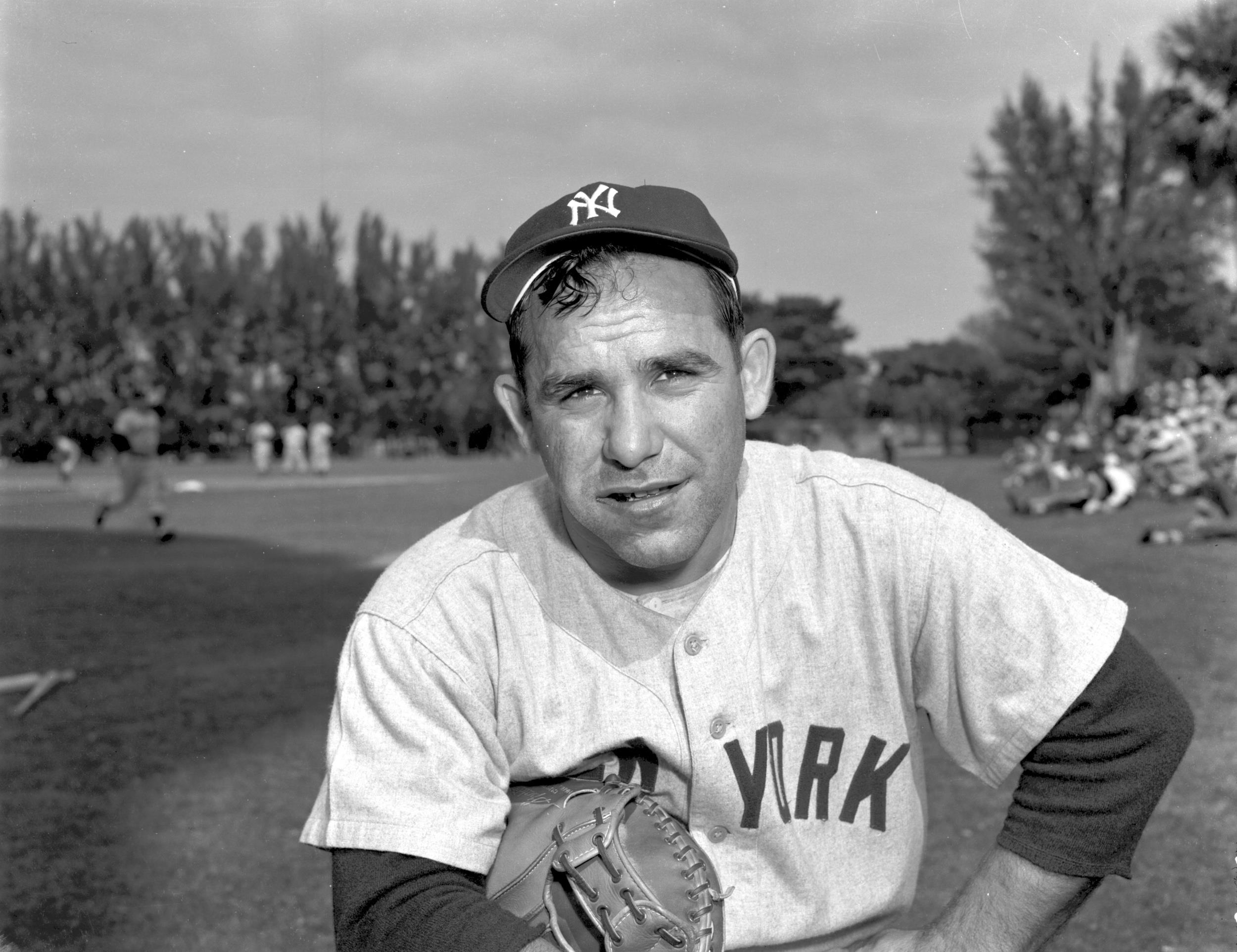 1946 1963. Бейсболист йоги Берра. Йоги Берра. Йоги Берра философ. Yogi Berra transparent.