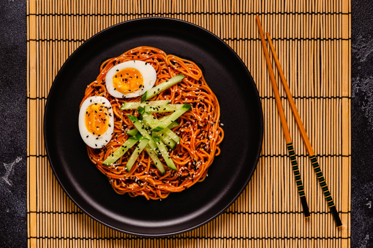 Gochujang Nudeln: diese koreanischen Spaghetti sind in aller Munde